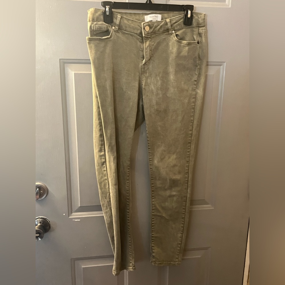 Ellen Tracy Denim. Size 10 olive green jeans.
